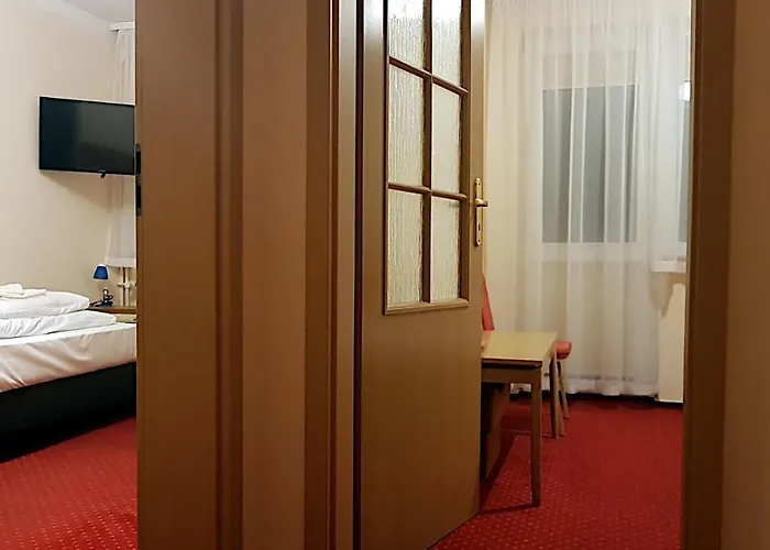 Osrodek Wypoczynkowo Rehabilitacyjny Wlokniarz 리조트 *